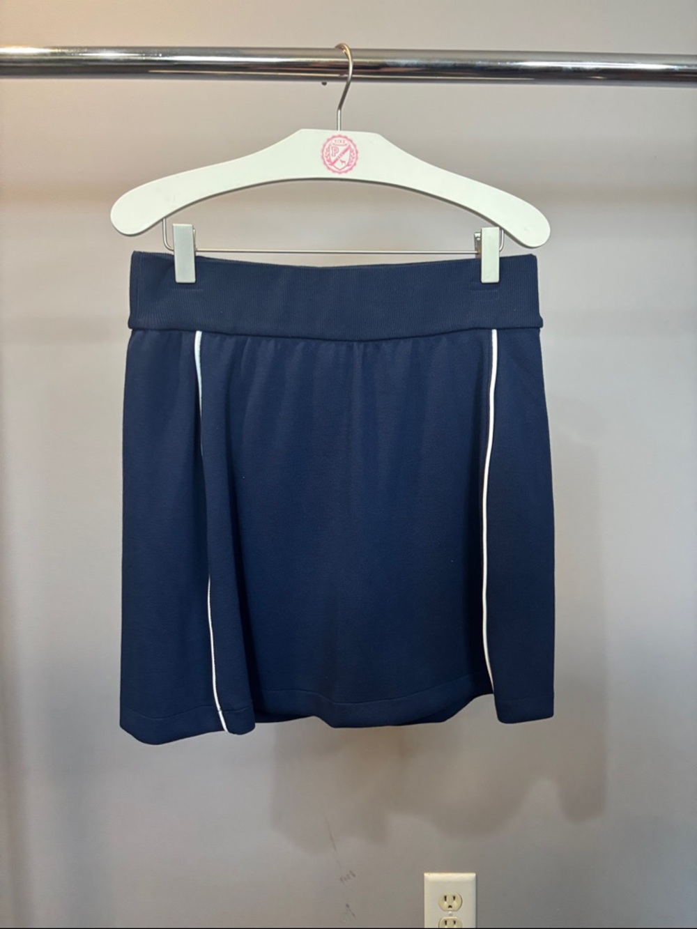 SPANX Navy Airpique Skort with white Piping